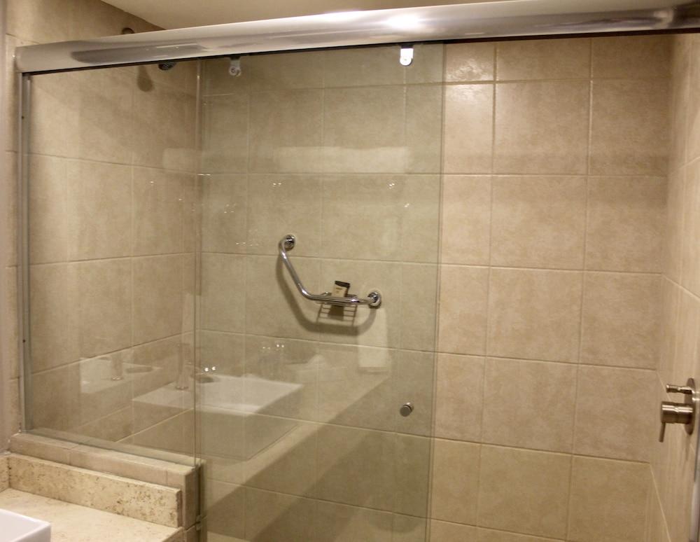 Elite 47 Hotel & Suites