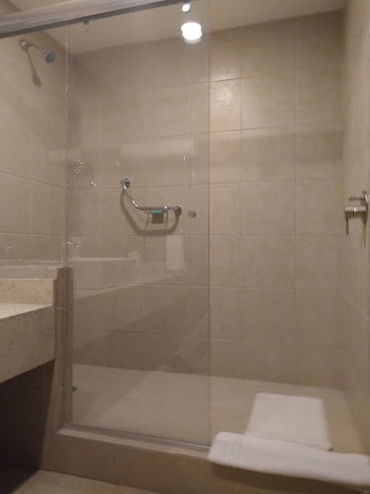 Elite 47 Hotel & Suites