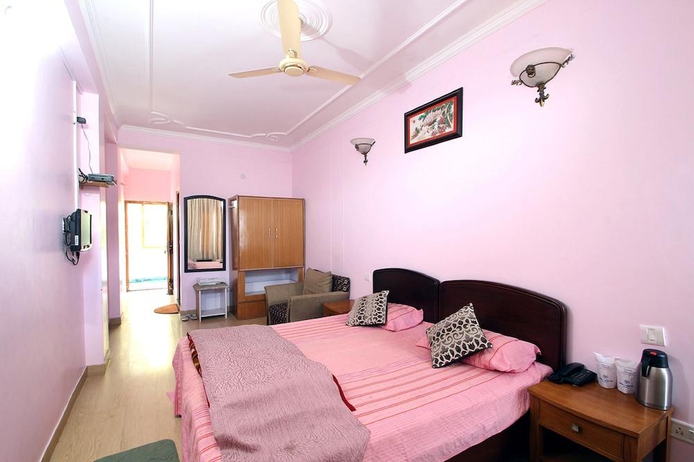 Hotel Lake Inn Bhimtal