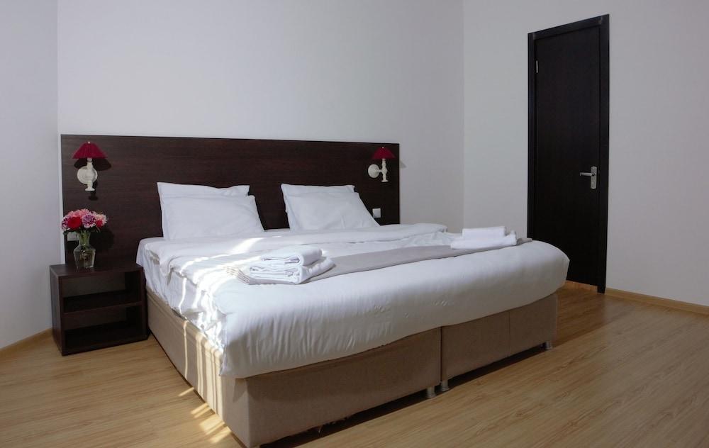 Chardonnay Boutique Hotel