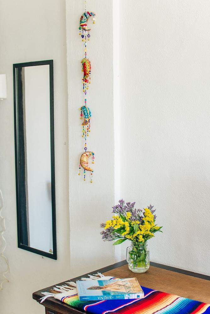 The Mermaid Hostel Beach - Adults Only