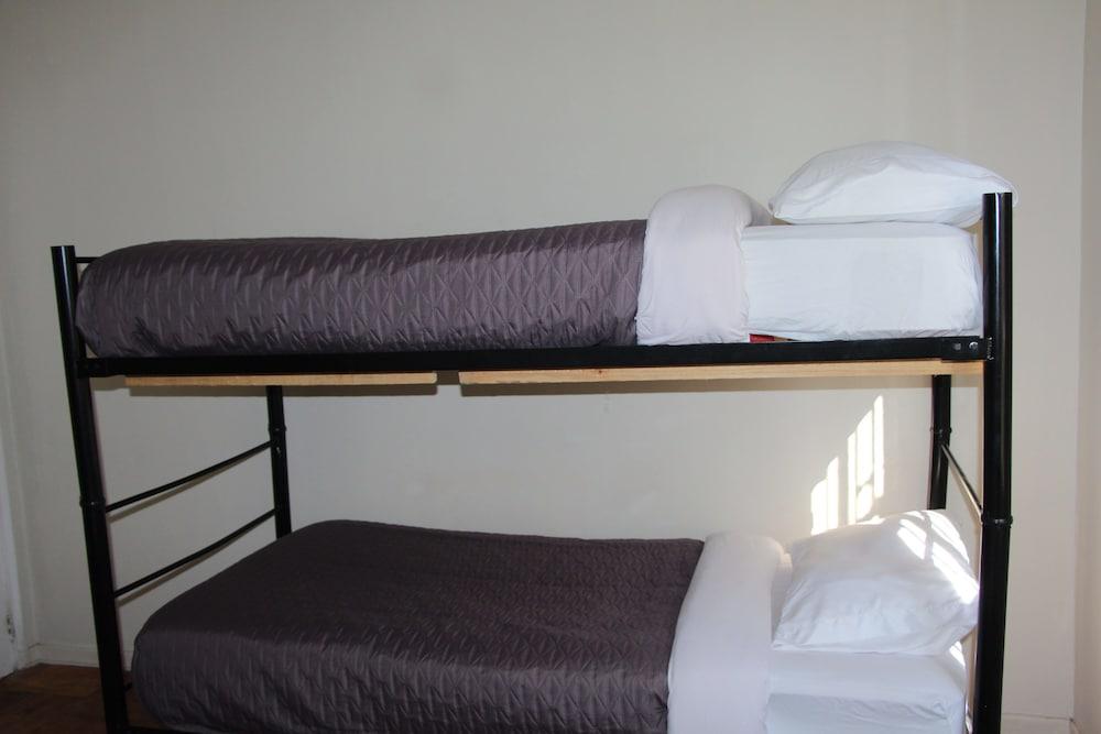 Vuelta Al Mundo Hostel