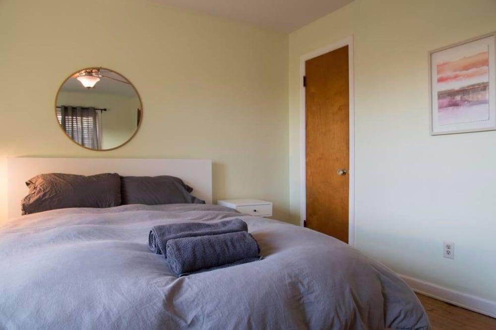 Two Bedroom West Stadium Bungalow - Unit 522