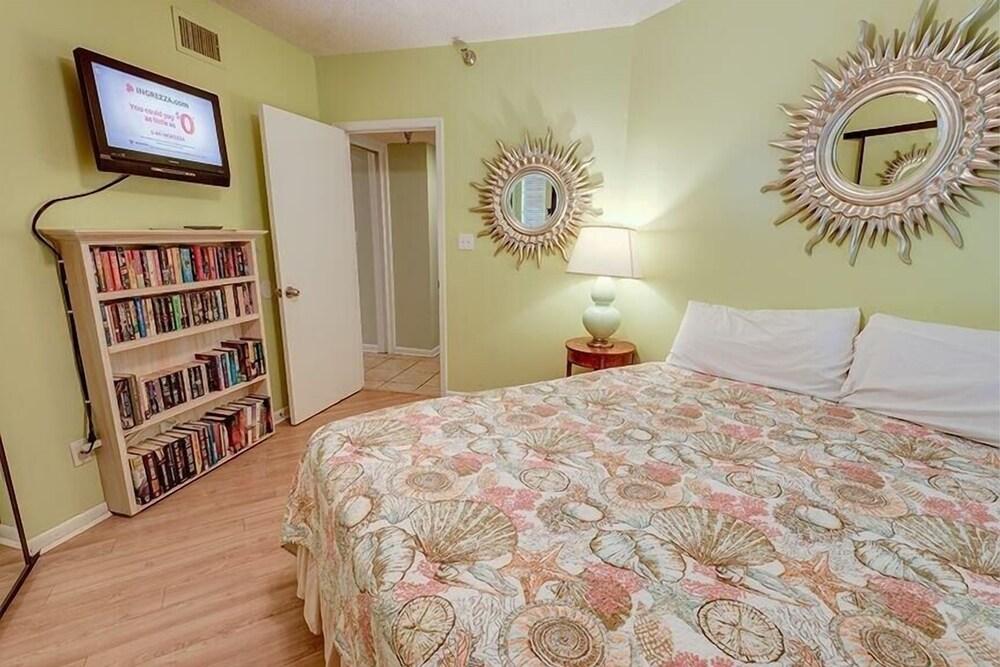 Windward Pointe 904 3 Bedroom Condo by RedAwning