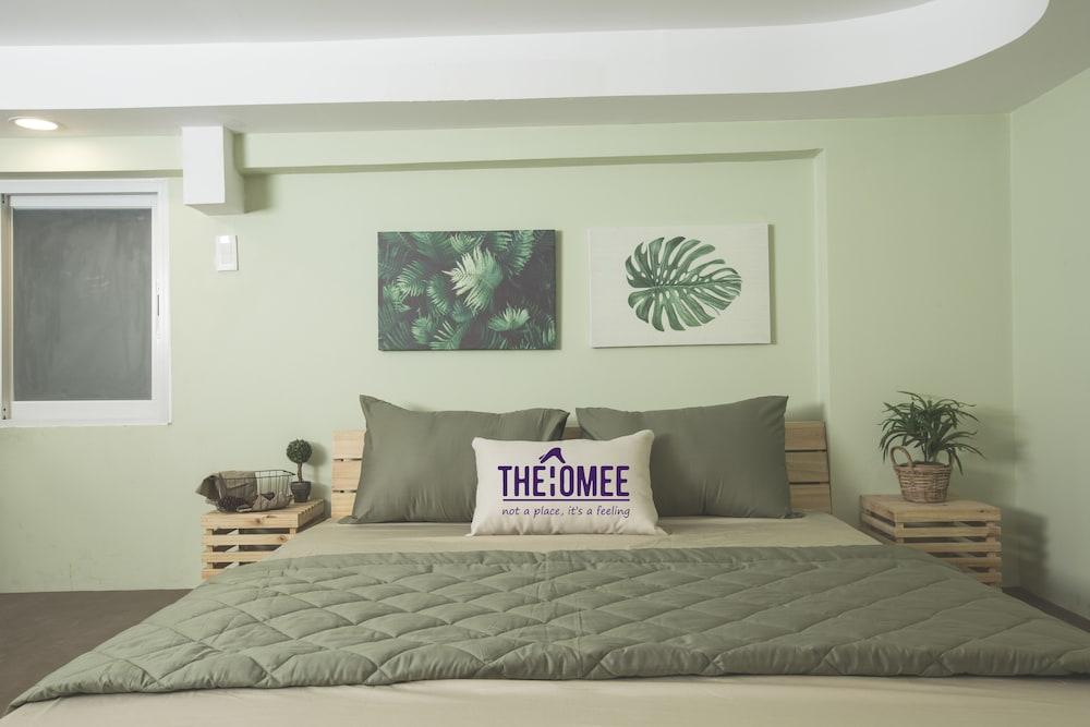 The Homee Cozy Modern Studio Apartment