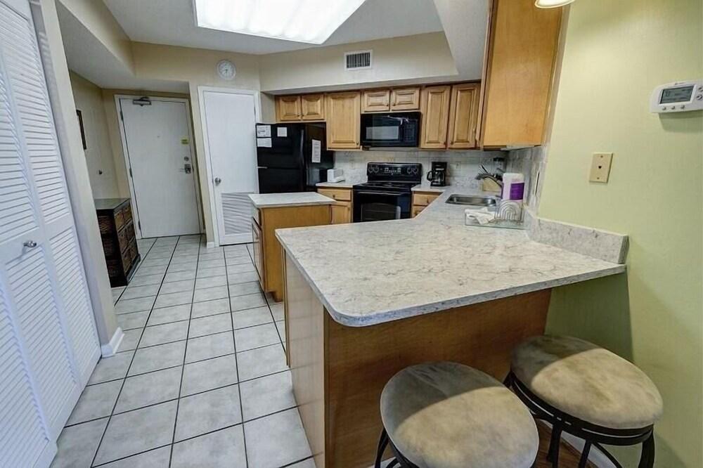 Windward Pointe 704 3 Bedroom Condo by RedAwning