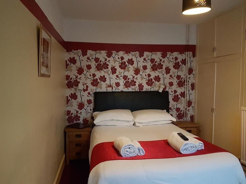 Meadows Way Guest House