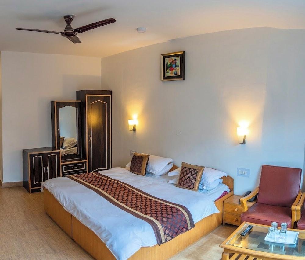 Hotel D'Zojila - Kargil