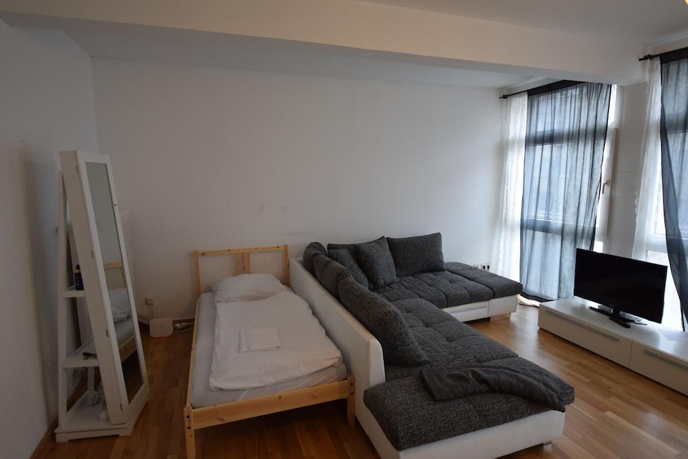 Tolstov-Hotels Ackerstraße Apartment