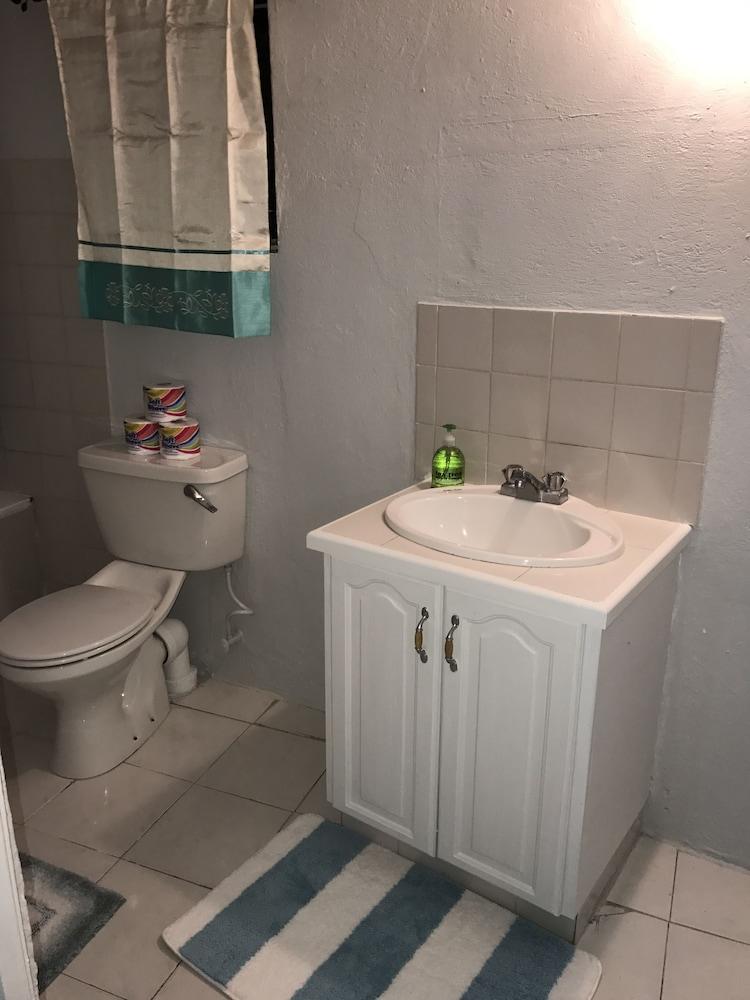 Maxwell Beach Apartment