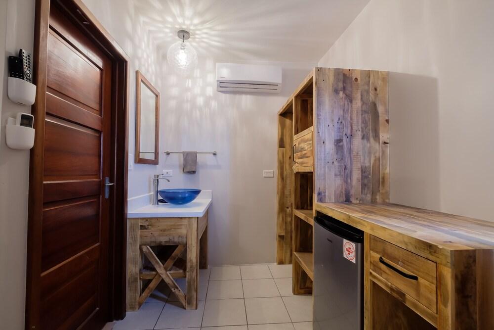 San Pedro Holiday Hotel