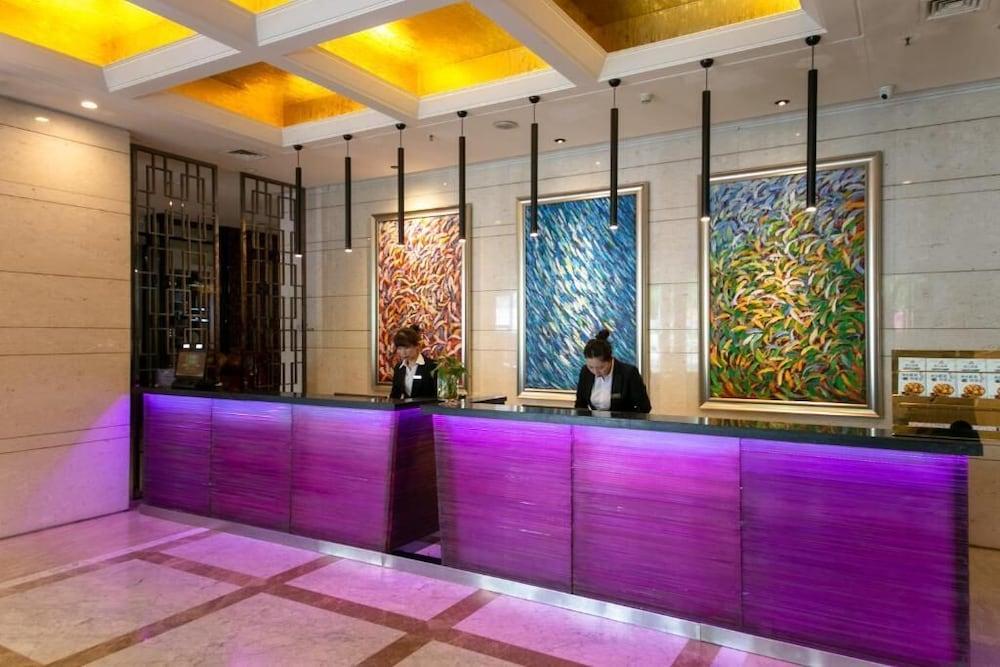 Metropolo Xi'An Bell Tower West Gate