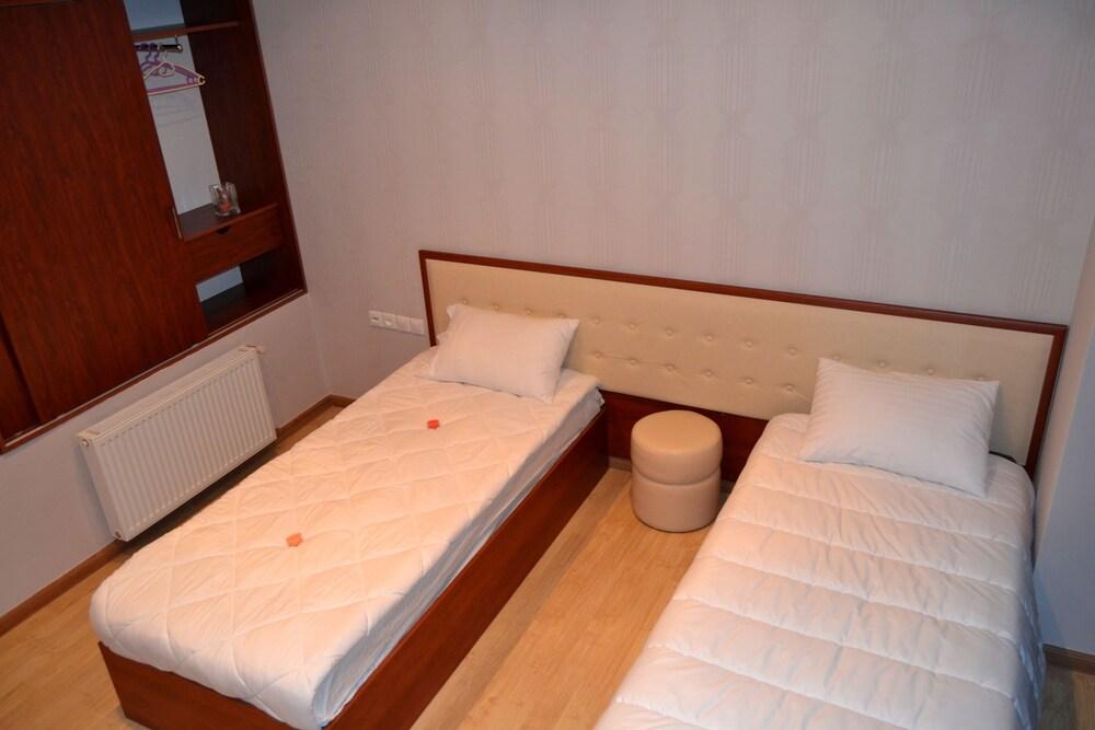 Villadzor Apart Hotel