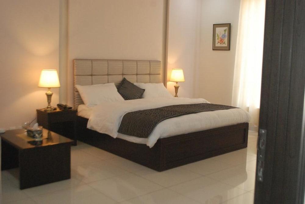 Royal Mark Hotel Bahawalpur