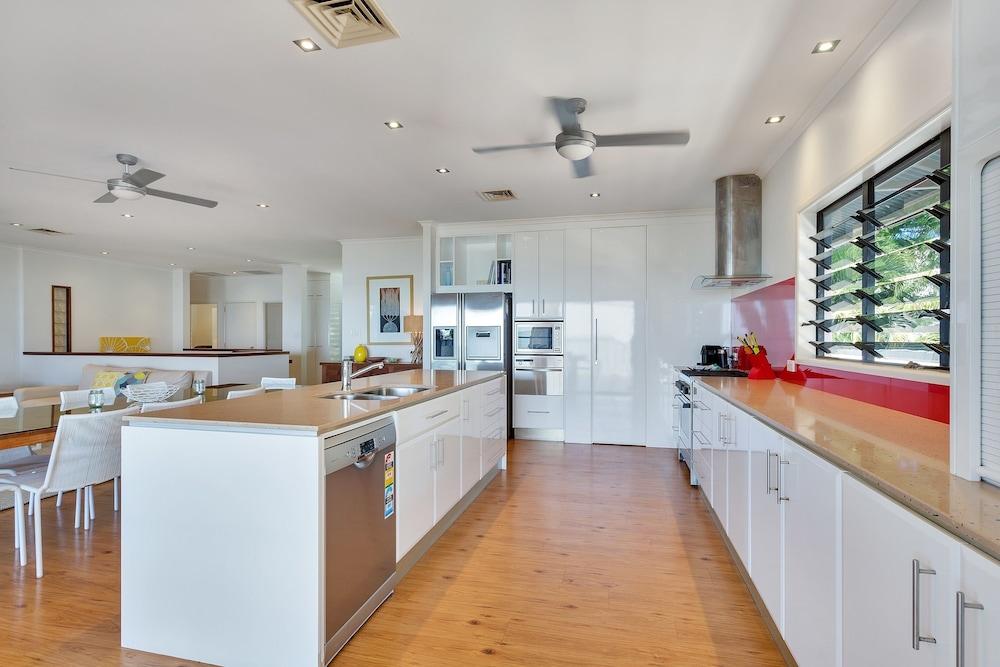 Seascape Luxury Beachfront Holiday House