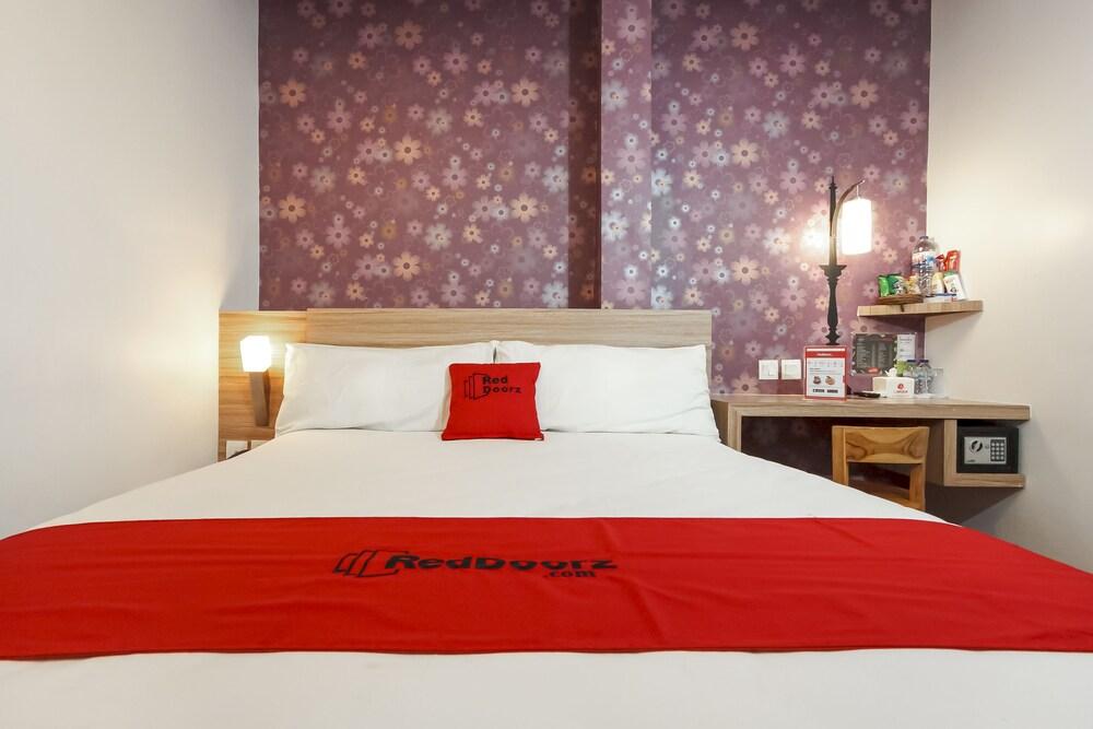 Reddoorz @ Raya Gubeng