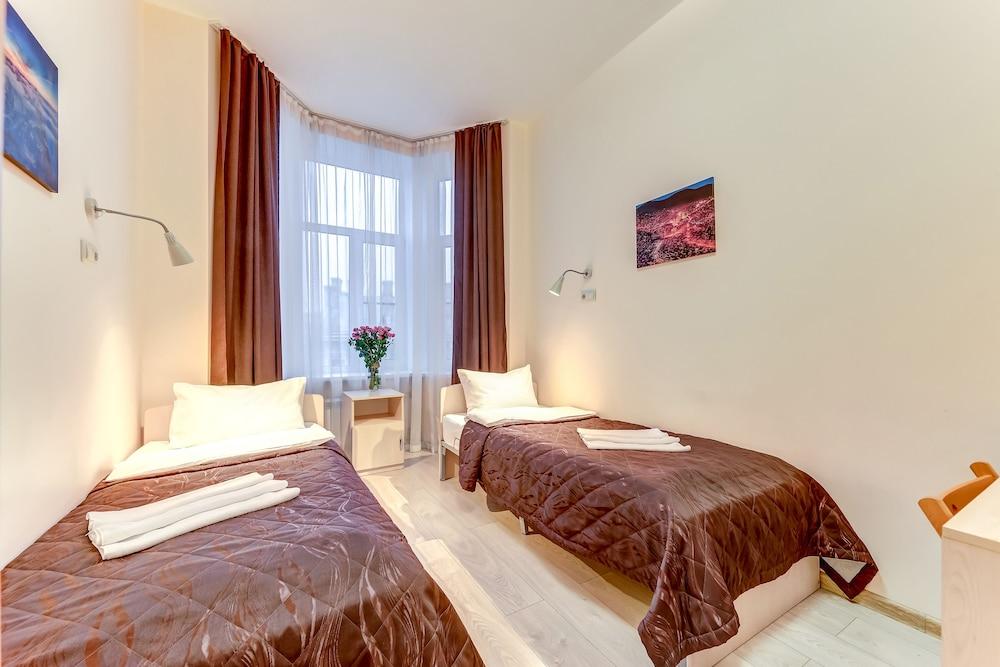 Hotel Democrat on Nevskiy 95