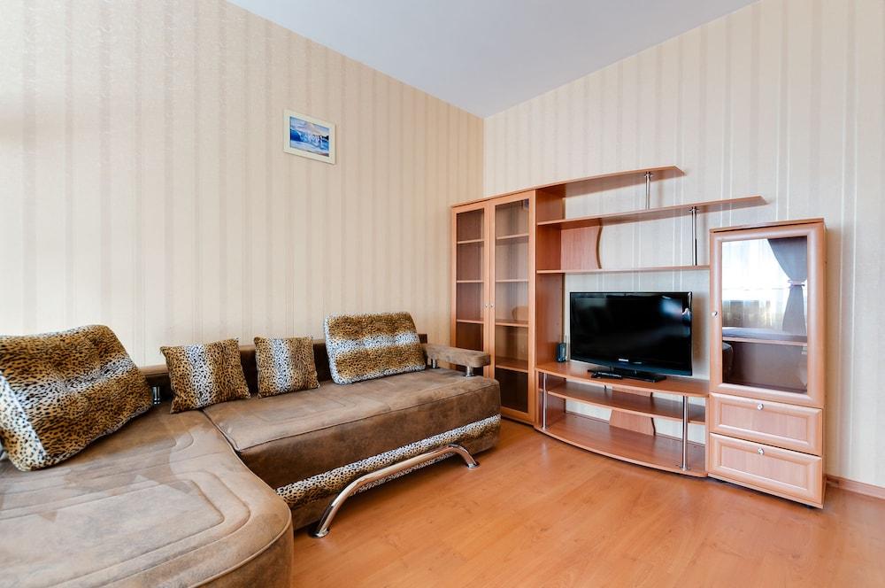 Comfort Apartment Budapeshtskaya 7