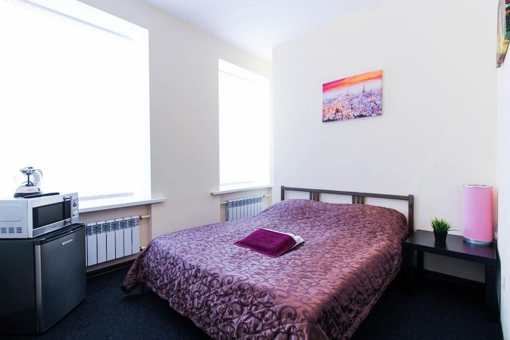 SuperHostel on Nevsky 130