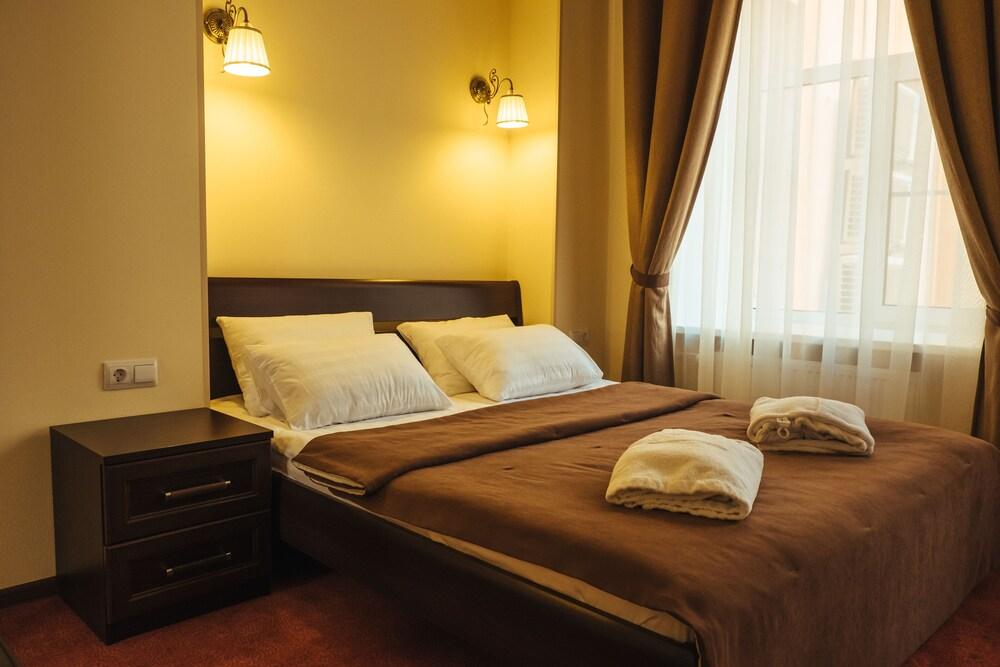 Adagio on Isaak square