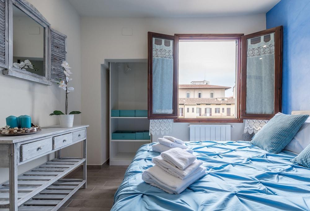 Dreamy Guelfa by Mmega