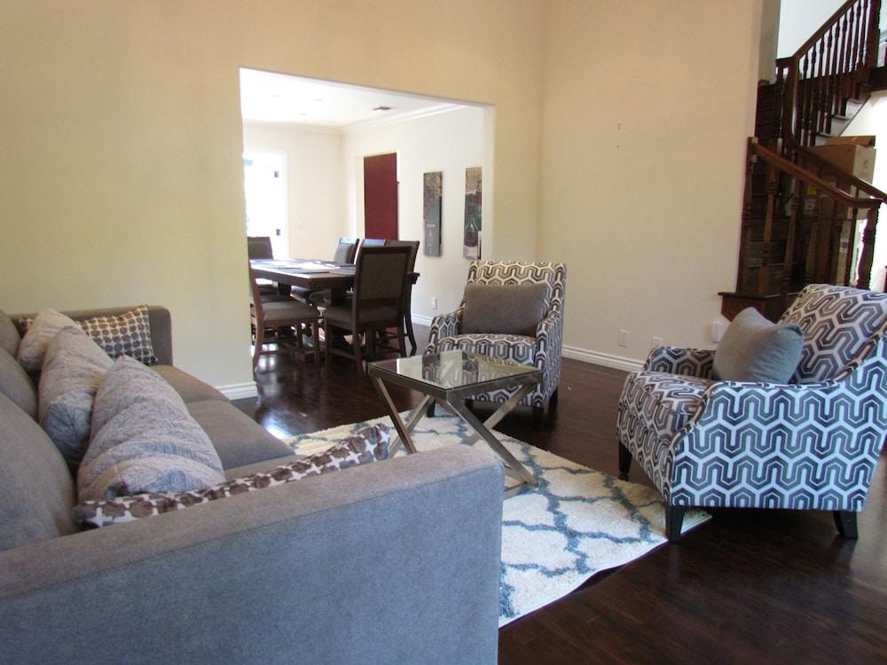 2 Floors House with Pool and Huge Relax