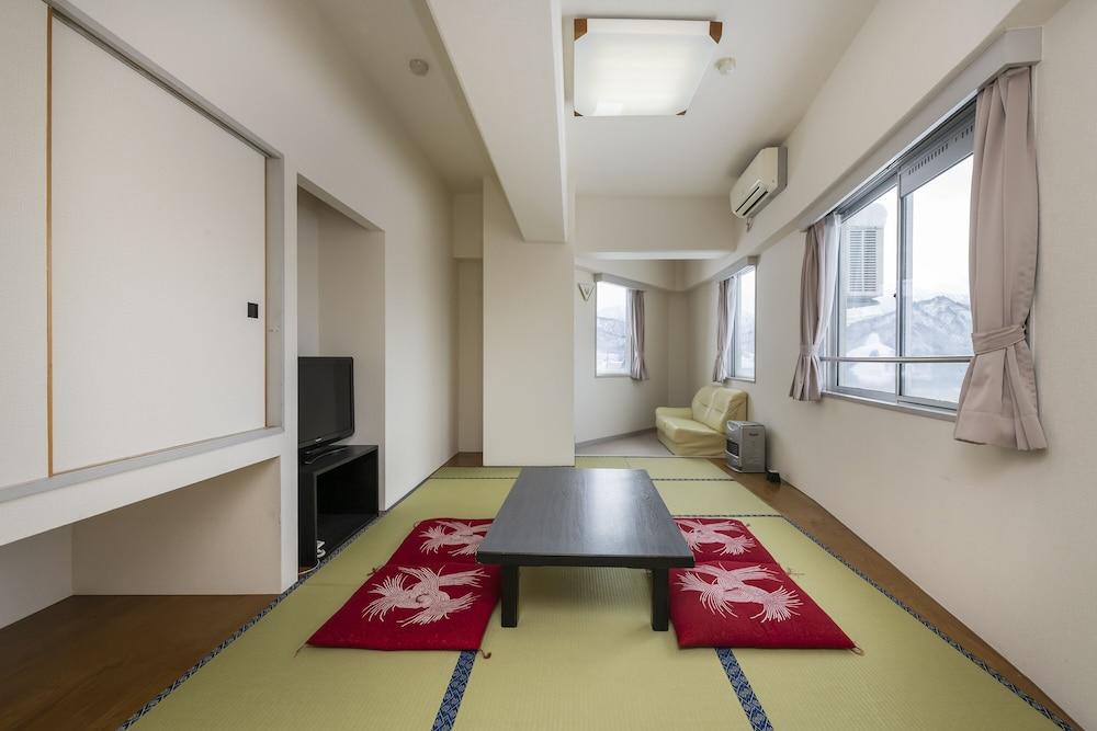 HOTEL ALPHASTAR iwappara