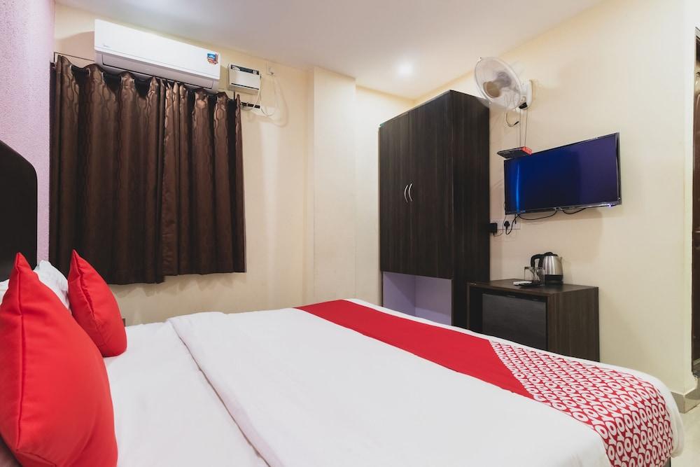 OYO 8065 Accovah Map5 Inn
