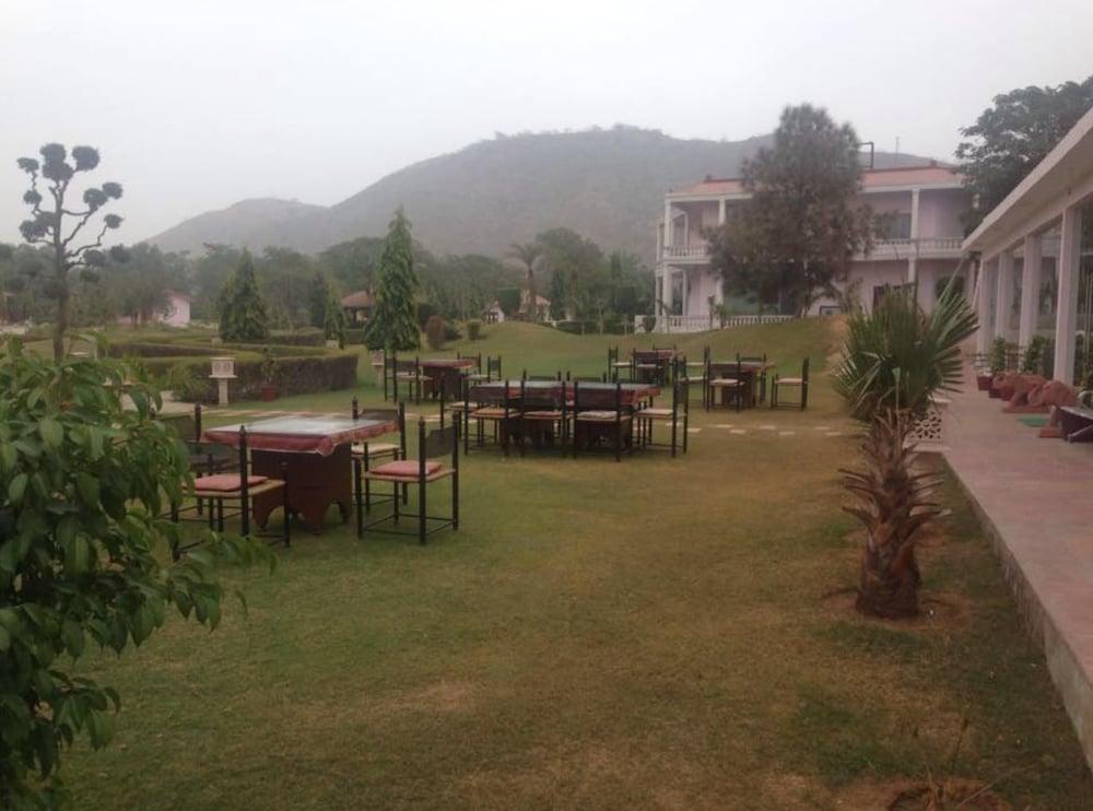 Raj Mahal Resort & Spa