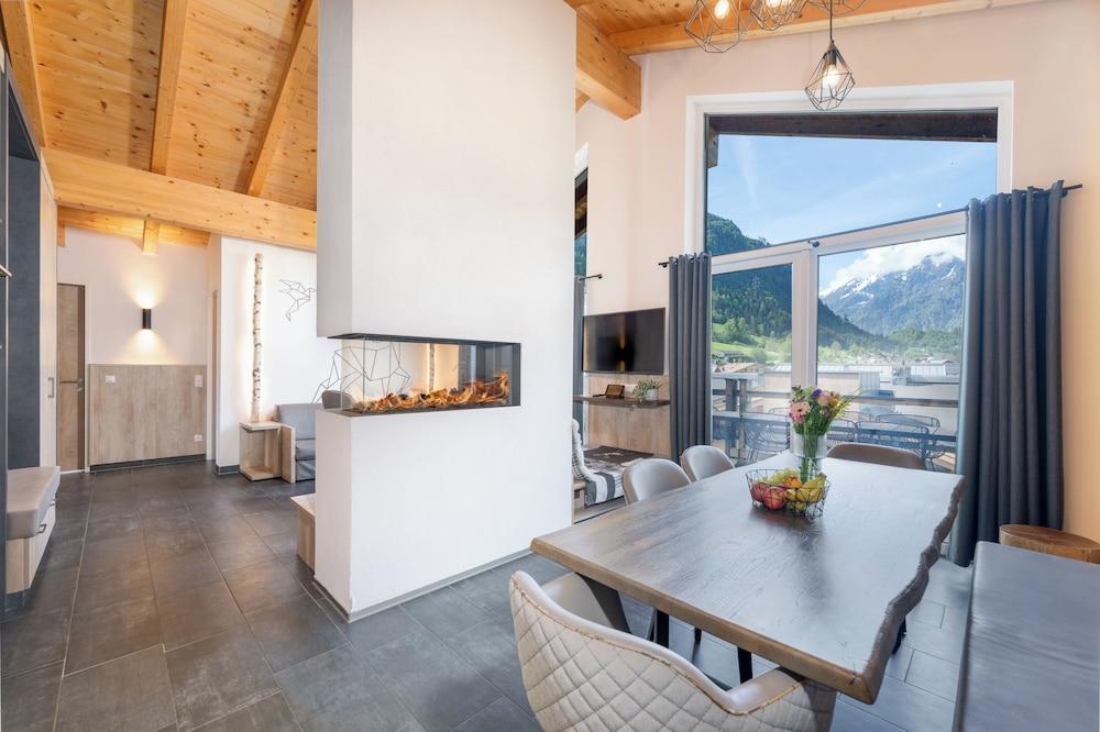 24 by AvenidA - Mountain Hotel