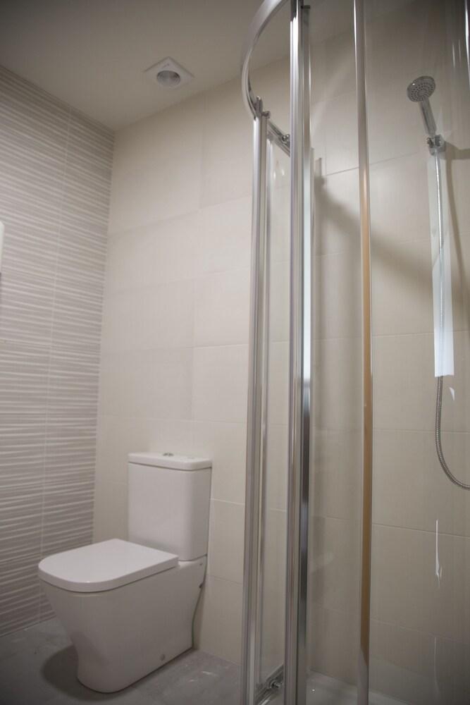 Hostel Cross - Adults Only