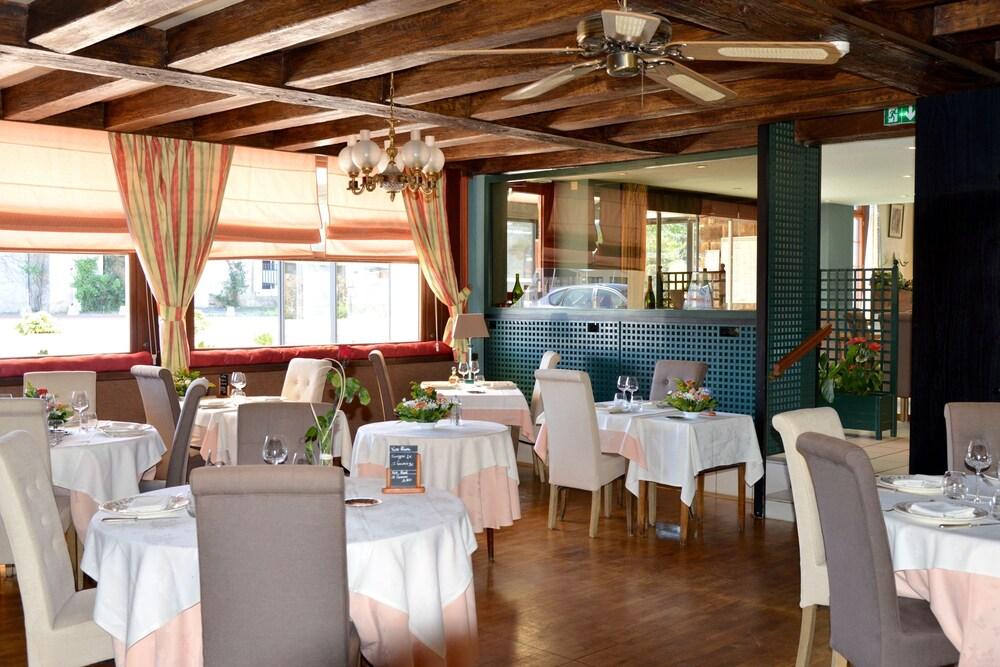 Logis Hostellerie du Lion d'Or