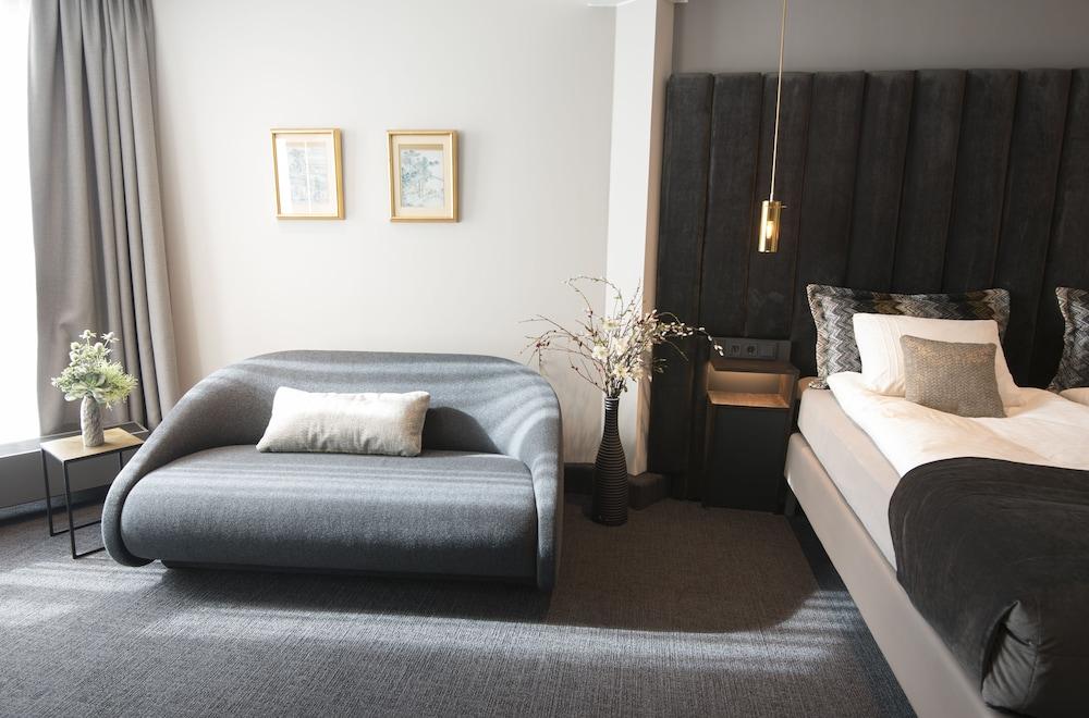 B14 Apartments & Rooms