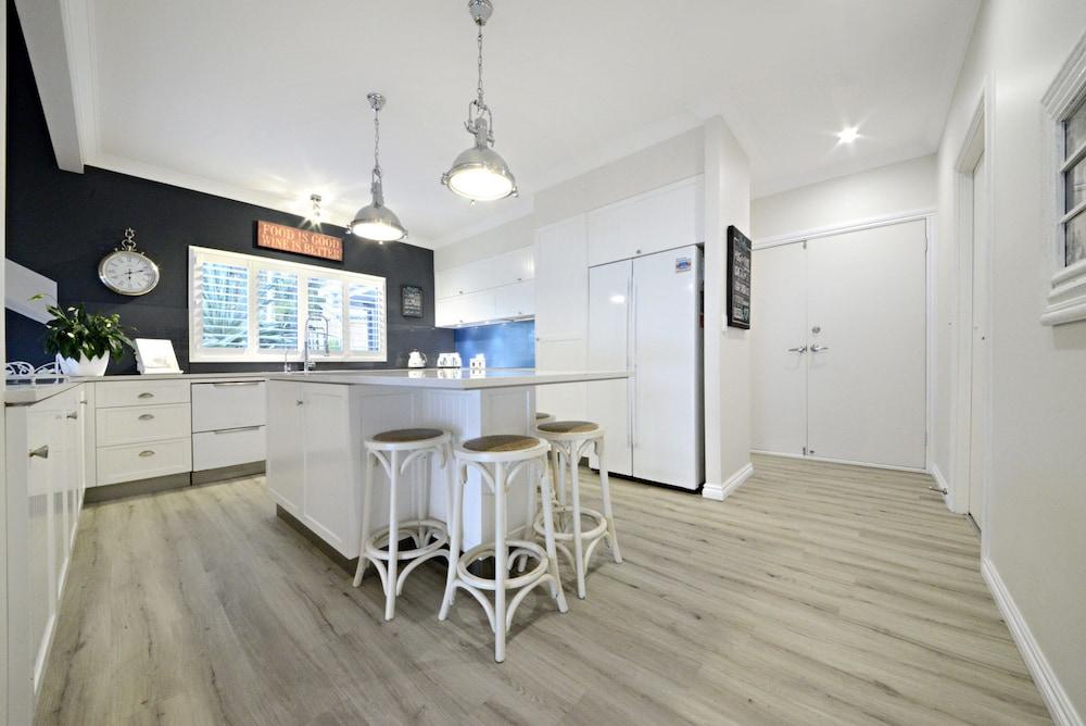 Crusoe's Beach House Ocean Views