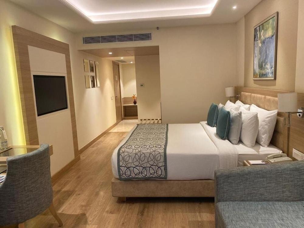 Golden Sarovar Portico Amritsar