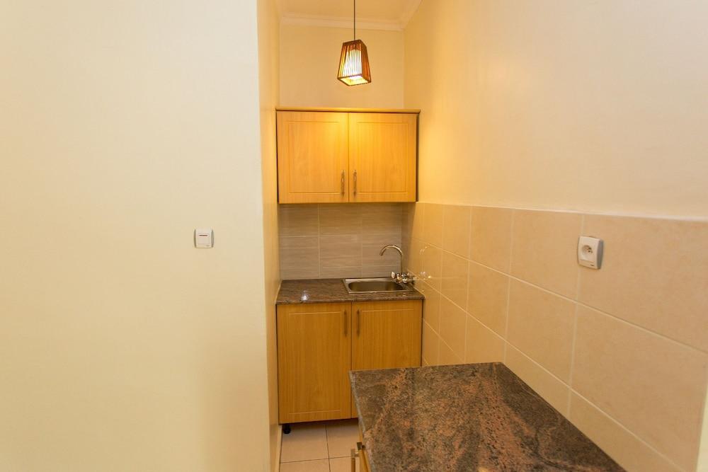 Eden Escape Apartments