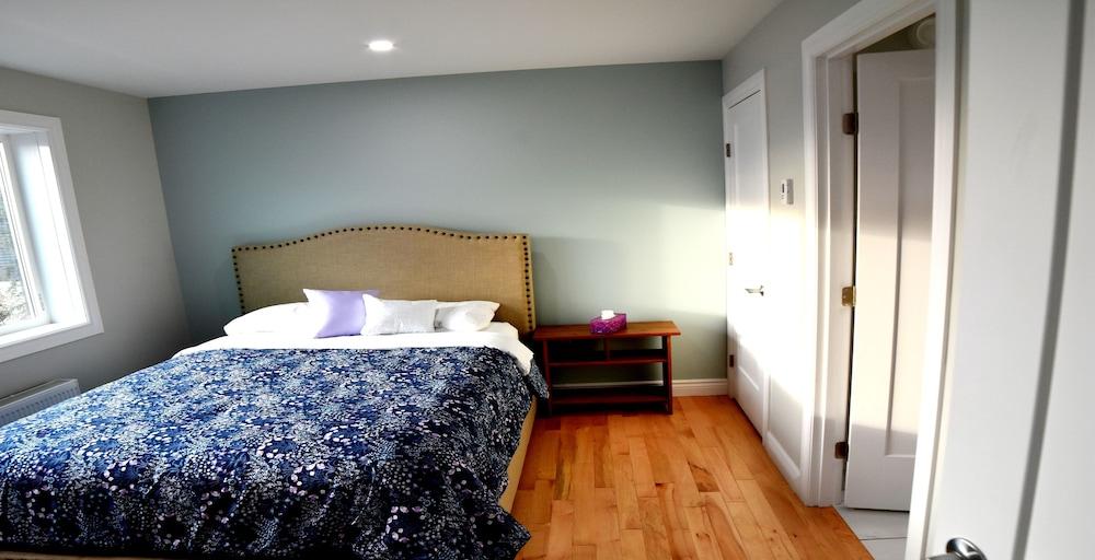 Aurora Deluxe Vacation Guest House