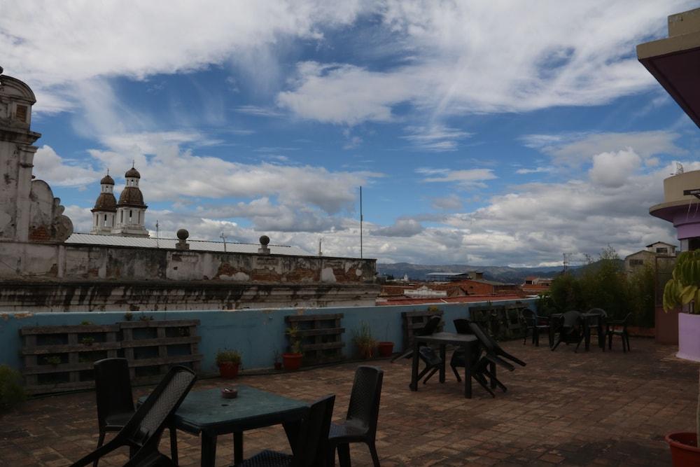 Check Inn B&B - Hostel