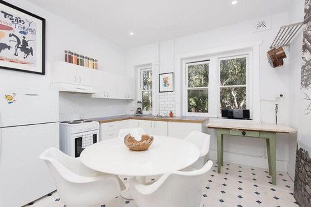 Bondi Beach Gorgeous Apartment H323