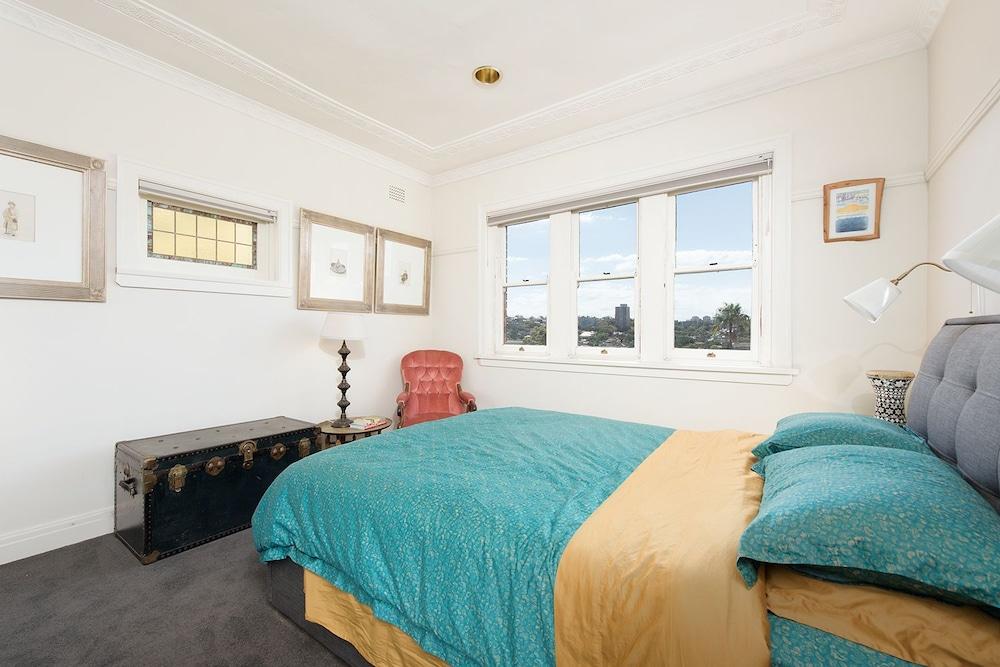 Comfy Coogee Living H328