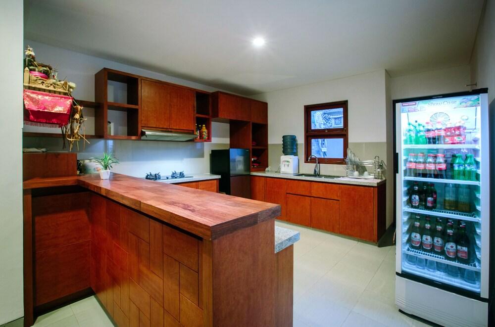 Pudak Sari Unizou Hostel