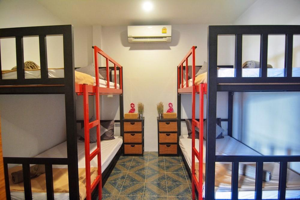 Lanta Hostel - Adults Only