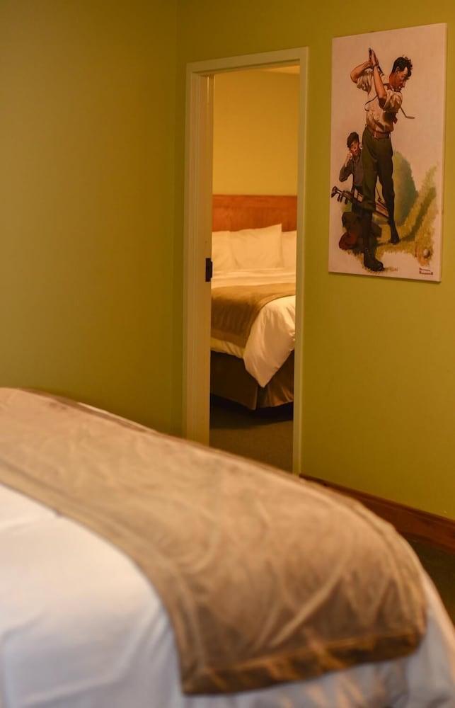 Champions Black Bear Lodge