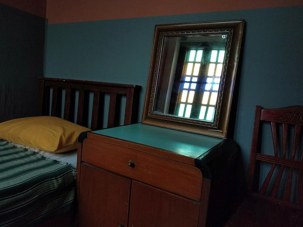 Cintamani Travellers Lodge