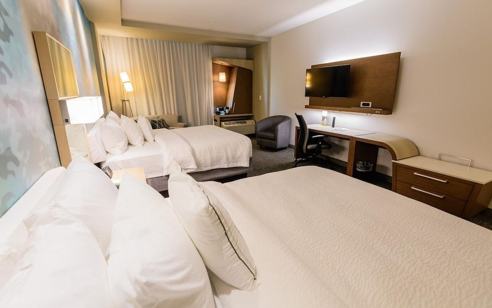 Courtyard by Marriott Lake Jackson