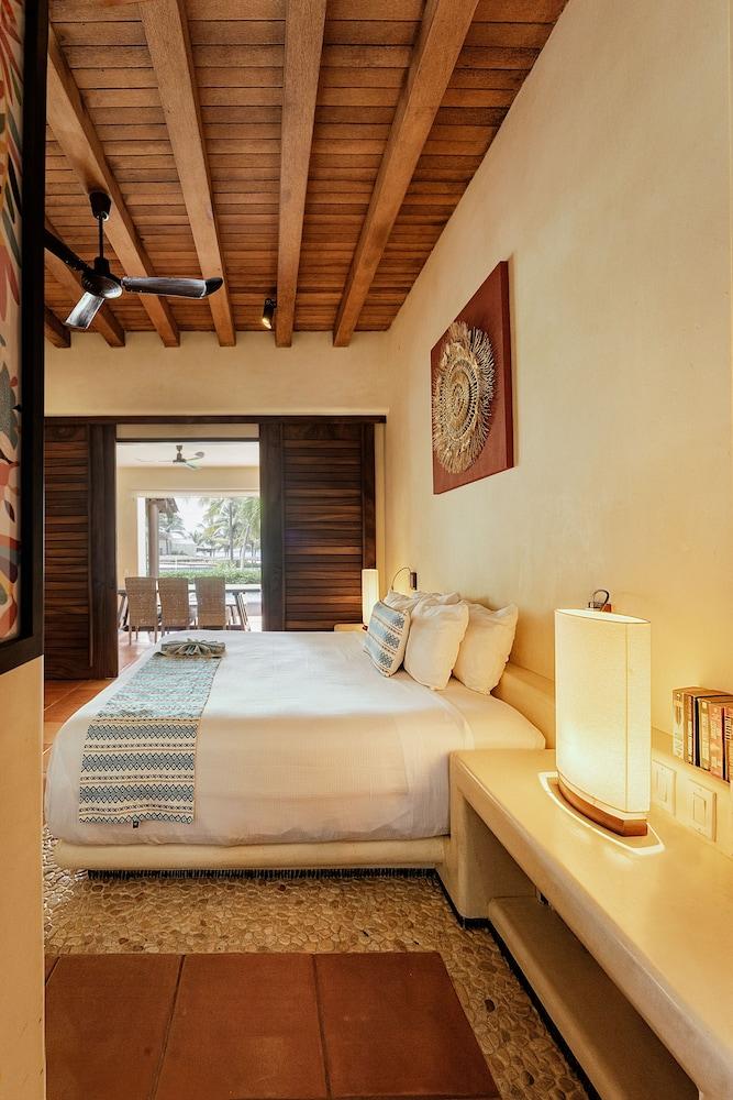 Las Palmas Luxury Villas