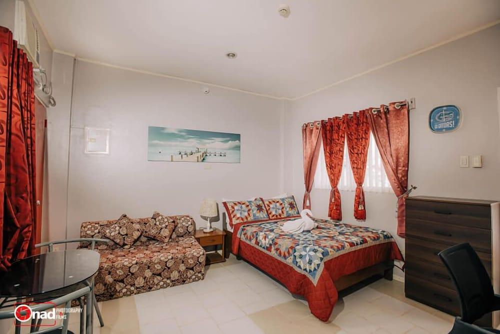 Ashley and Bill's Suites 'N Garden