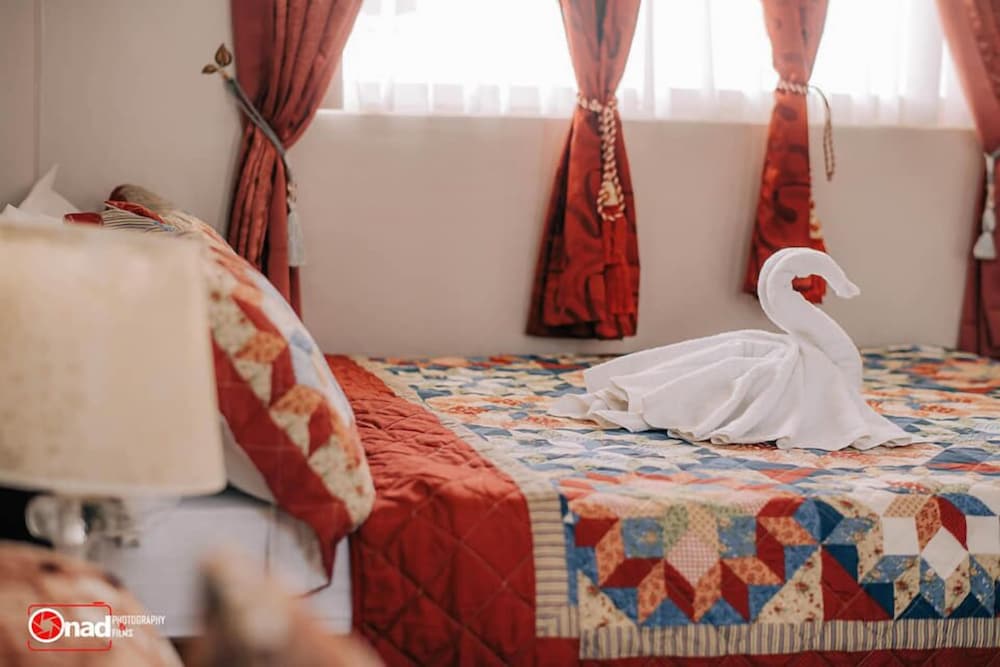 Ashley and Bill's Suites 'N Garden