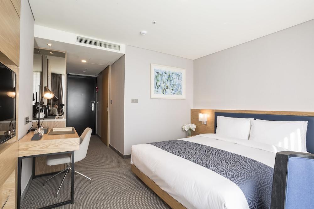 Centum Premier Hotel