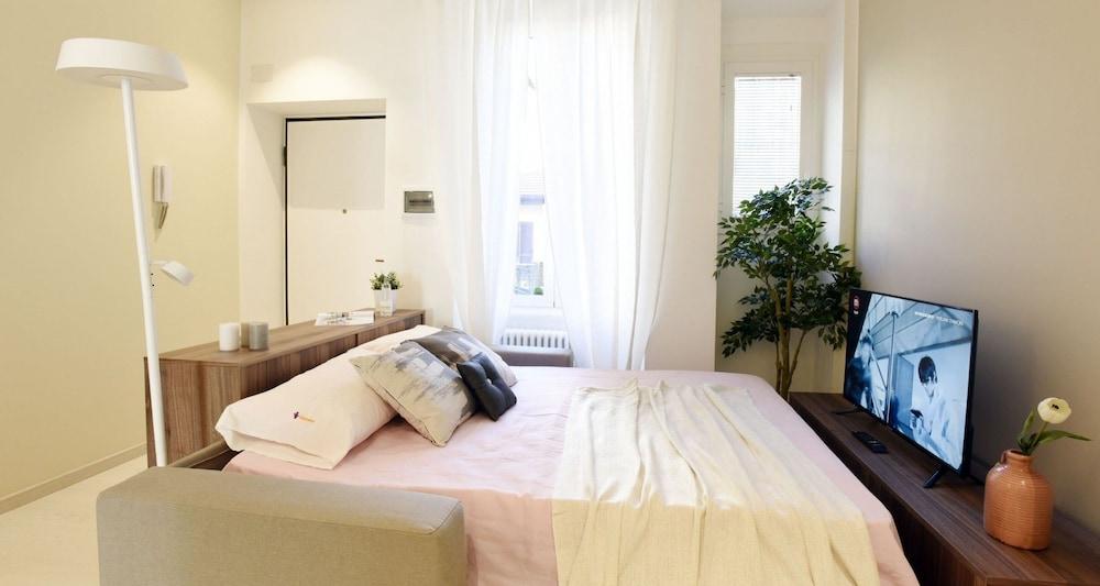 JOIVY Blooming House